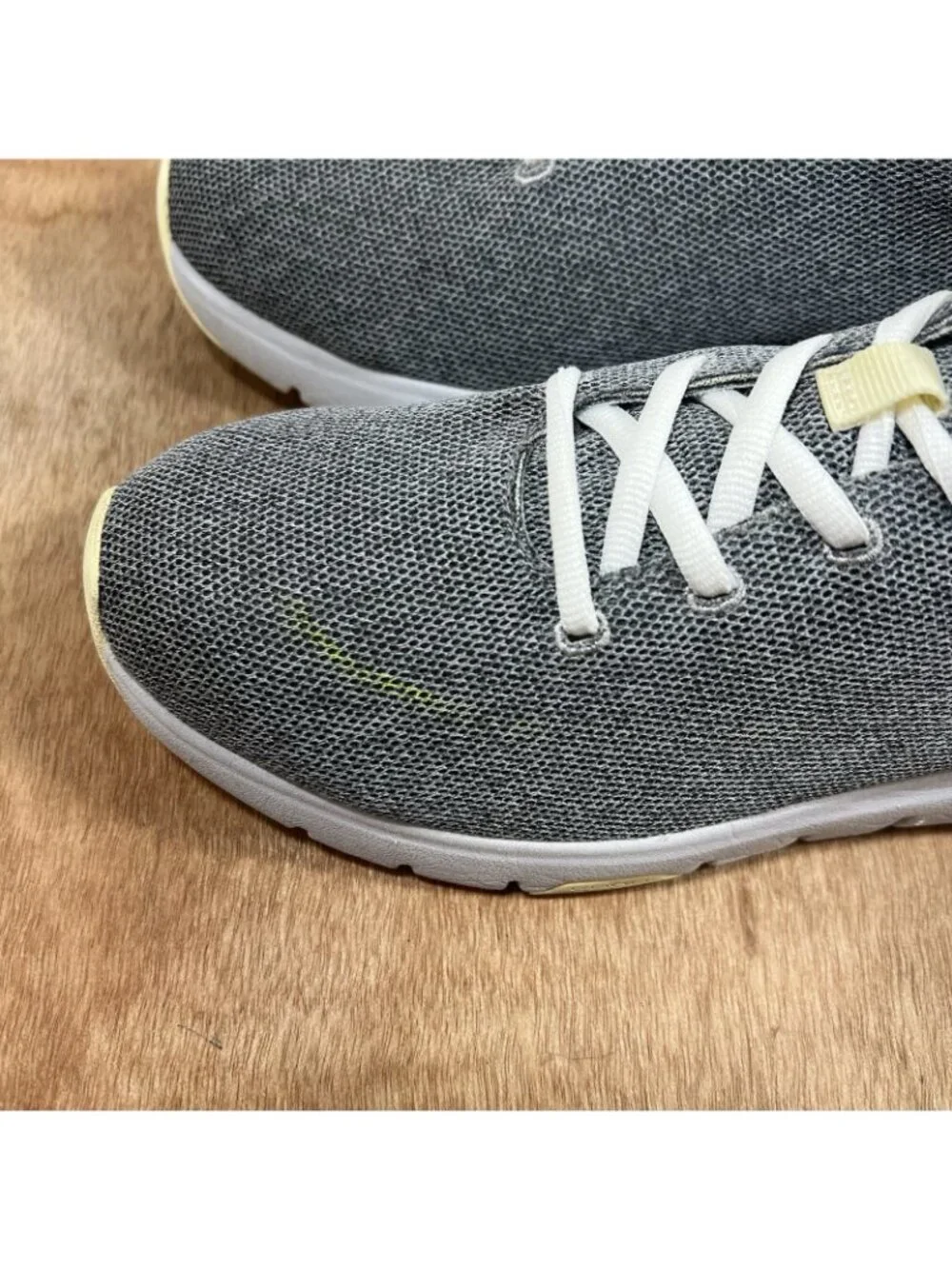 Kuru Flex Via Womens Size 9.5 Gray White Athletic Running Walking Shoes Sneakers